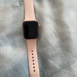 SERIES 4 APPLE WATCH